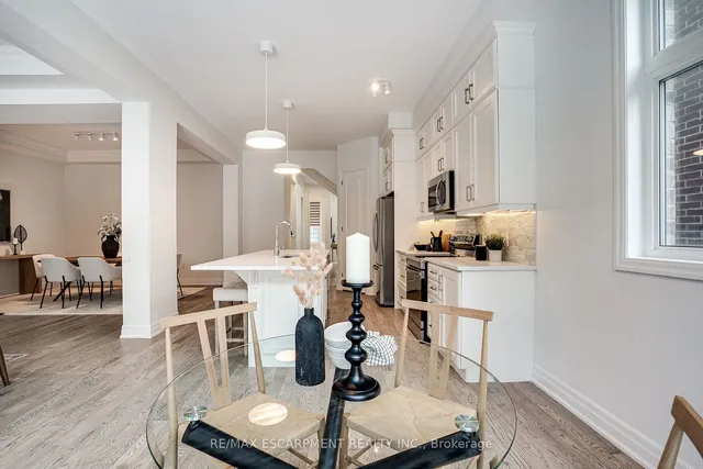 Additional image 36 of 1466 EVEREST Cres