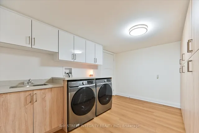 Additional image 37 of 1306 Amber Cres