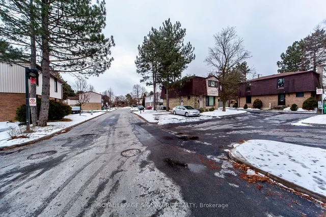 59 Kenninghall Blvd Unit 28