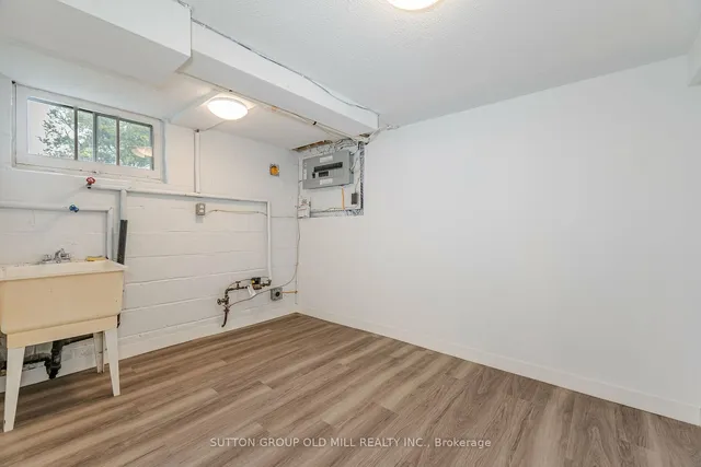 Additional image 23 of 656 Hyacinthe Blvd