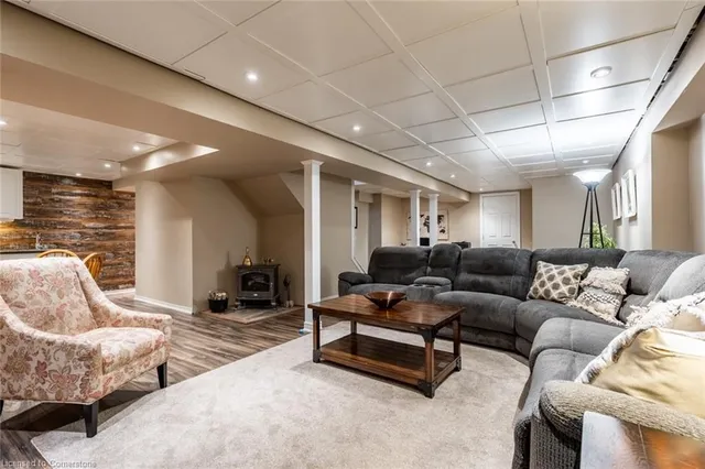 Additional image 36 of 75 Chatsworth Cres