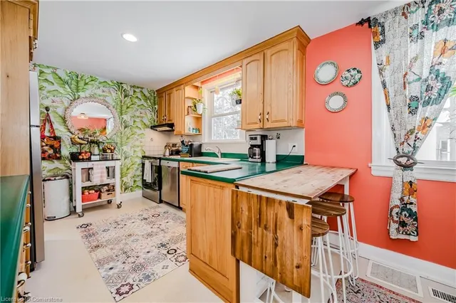 Additional image 9 of 15 Mayfair Ave