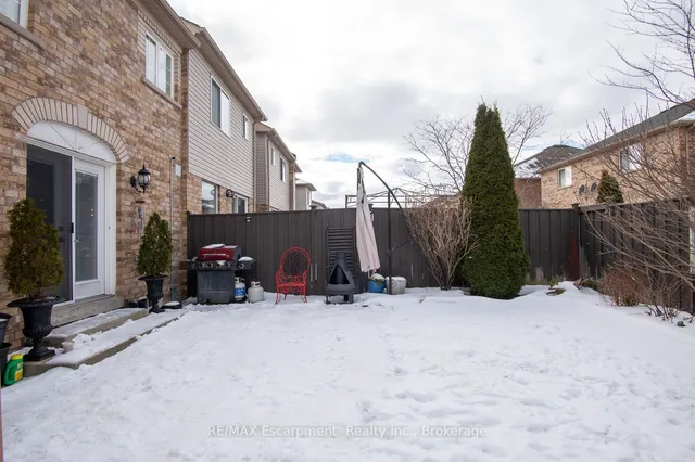 Additional image 32 of 635 Willmott Cres