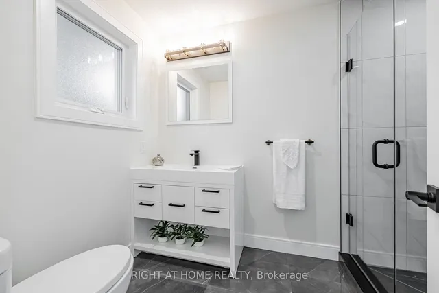 Additional image 20 of 690 Hillman Cres