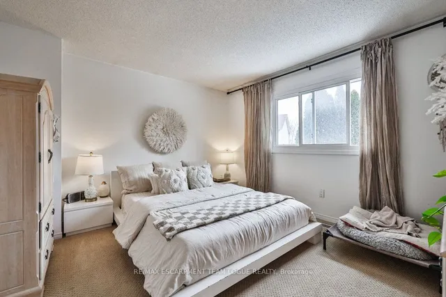 Additional image 27 of 2215 Vista Dr