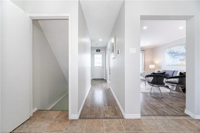 Additional image 31 of 43 Markham Cres