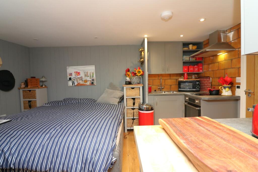 Additional image 26 of Loop Street, Sandwich