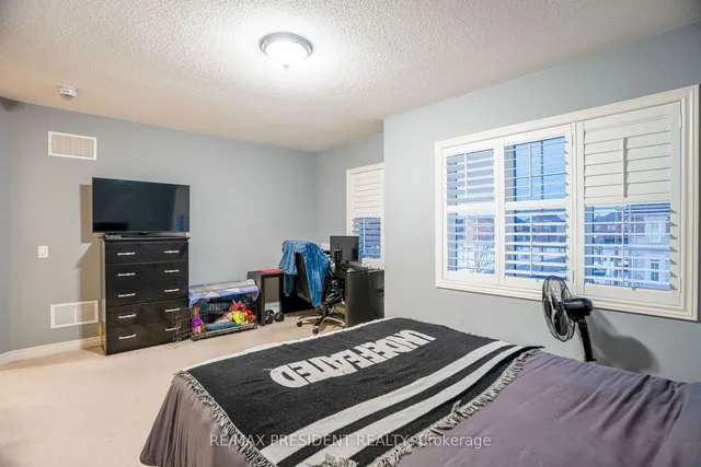 Additional image 30 of 16 Pinedale Ave