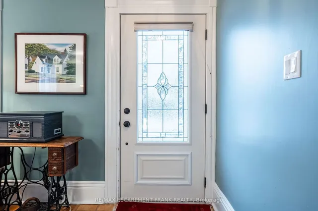 Additional image 6 of 31 Mountain Park Ave