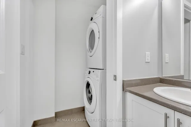 Additional image 21 of 35 SOUTHSHORE Cres Unit 421