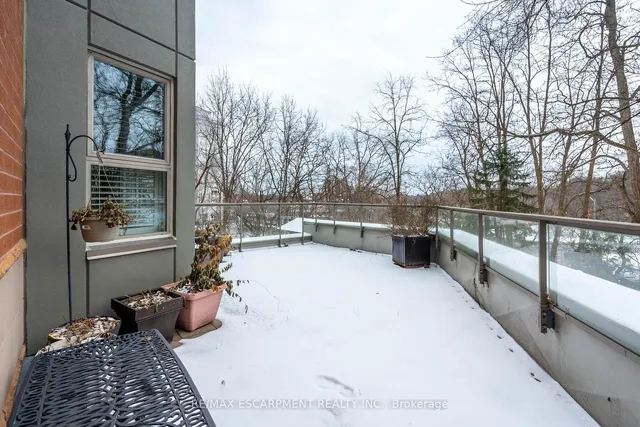 Additional image 34 of 77 GOVERNORS Rd Unit 201