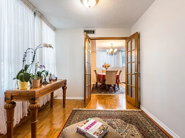 Additional image 13 of 3700 Kaneff Cres Unit 212