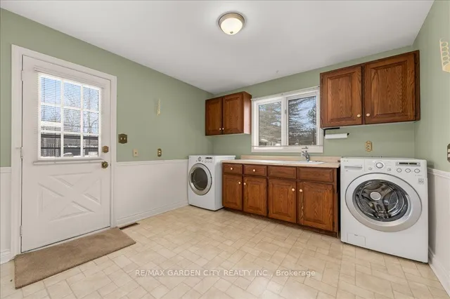 Additional image 24 of 34 Acredale Dr