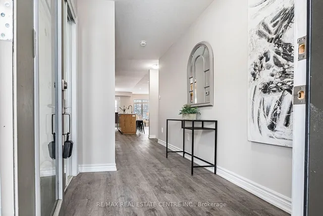 Additional image 5 of 10 Utter Pl