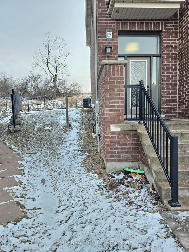 Additional image 3 of 128 Crafter Cres