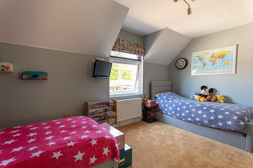 Additional image 9 of Chain Free - Edge of Village. Worth, Deal CT14