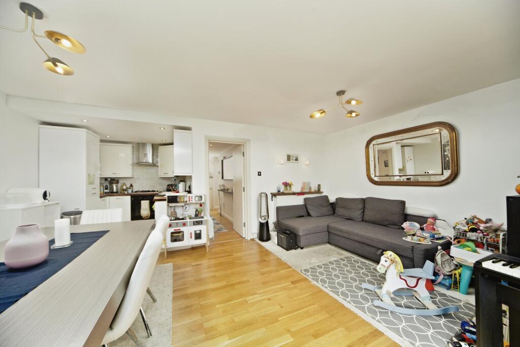 Additional image 4 of 230 Norbury Avenue, Thornton Heath, CR7