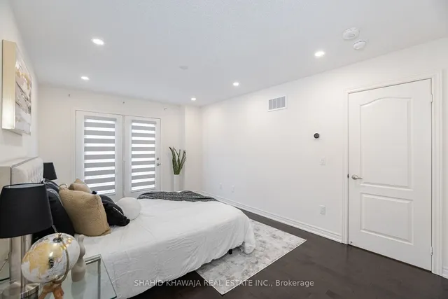 Additional image 27 of 483 Manhattan Common