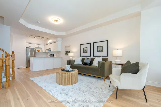 Additional image 3 of 244 Glenashton Dr