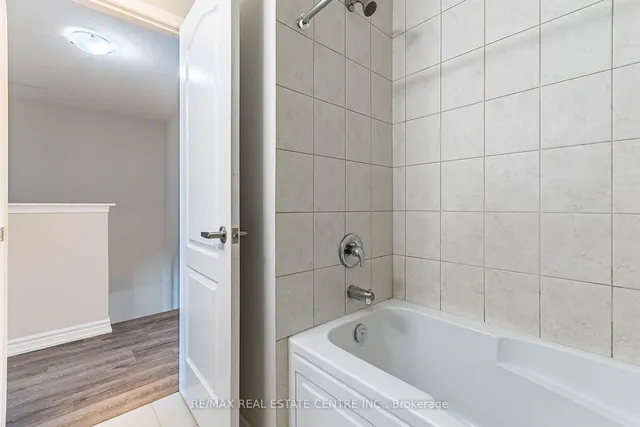 Additional image 29 of 10 Utter Pl