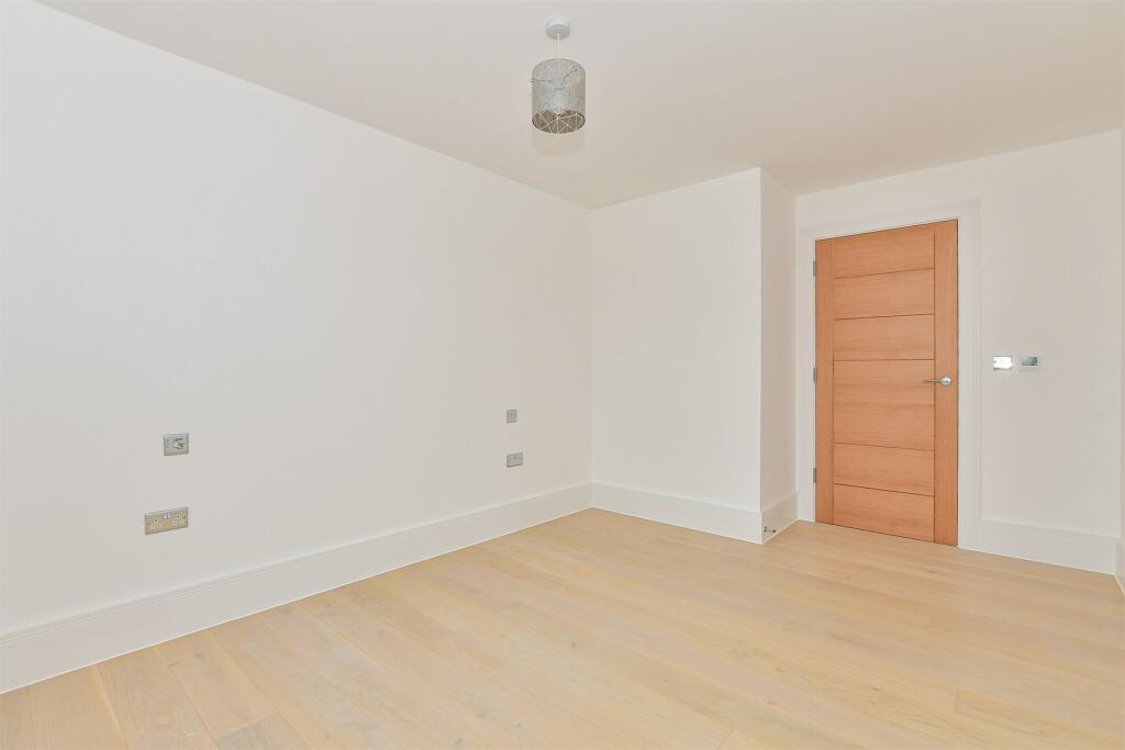 Additional image 9 of Ocean View, Fitzroy Avenue, Broadstairs, Kent