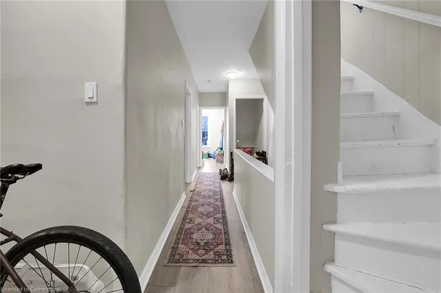 Additional image 25 of 76 Wellington St N/S St