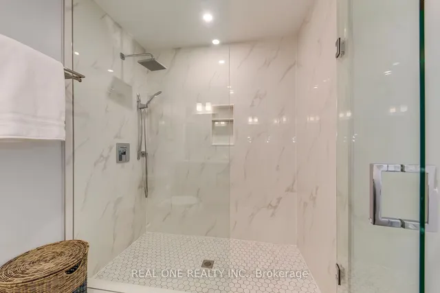 Additional image 31 of 70 Glenashton Dr