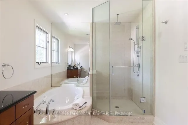 Additional image 20 of 247 Colchester Dr