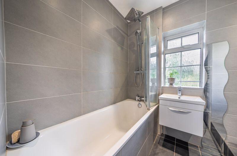 Additional image 20 of Barn Crescent, Riddlesdown, Purley