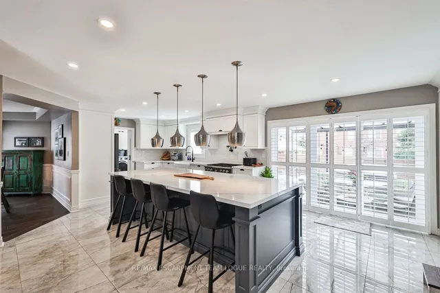 Additional image 8 of 353 Canyon Cres