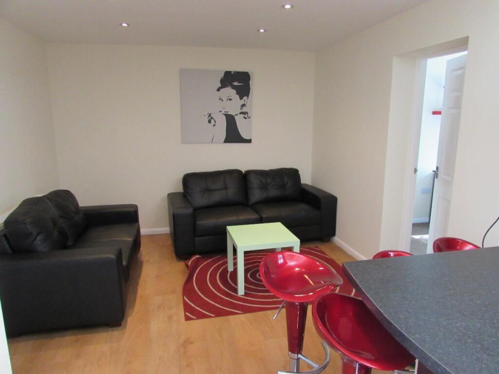 Additional image 4 of 5 Bed Student Home - Teddington Close