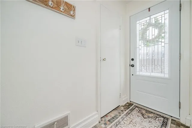 Additional image 6 of 15 Mayfair Ave