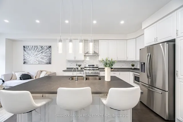 Additional image 10 of 483 Manhattan Common