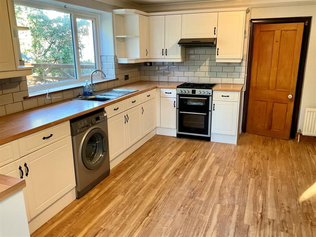 Additional image 24 of The Street, Guston, Dover