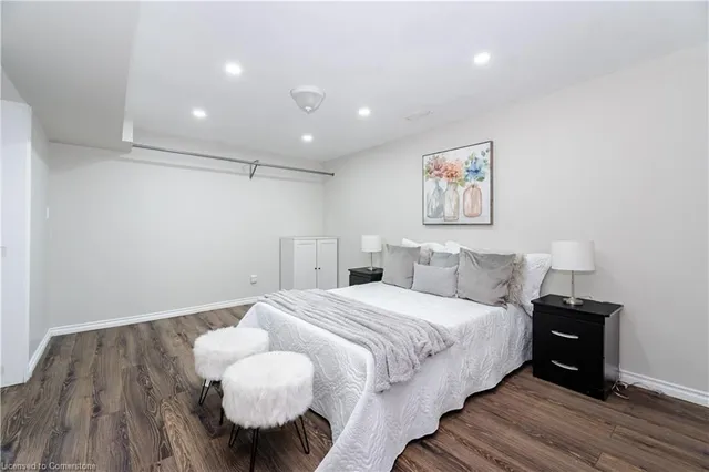 Additional image 33 of 43 Markham Cres