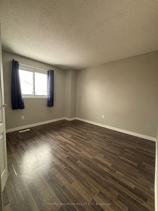 Additional image 8 of 466 Woodlawn Cres