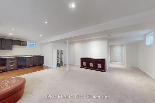 Additional image 39 of 730 Bolingbroke Dr