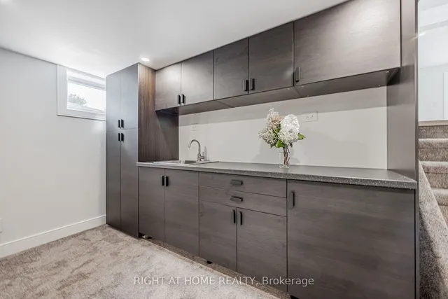 Additional image 22 of 690 Hillman Cres