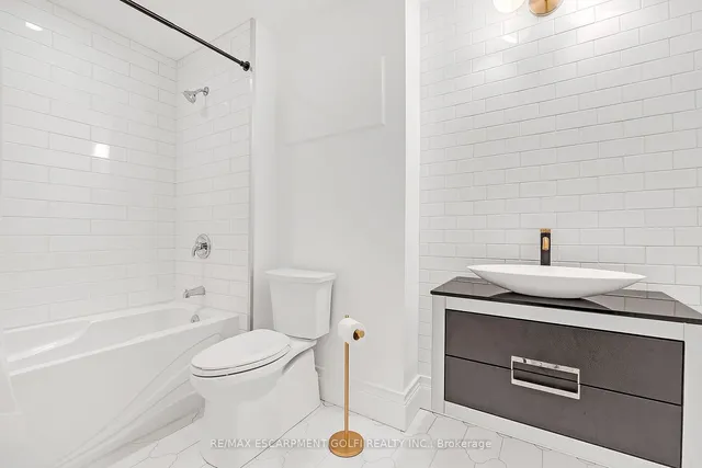 Additional image 31 of 86 Herkimer St Unit 13