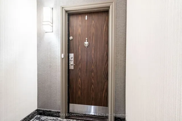 Additional image 6 of 75 Queen St Unit 1804