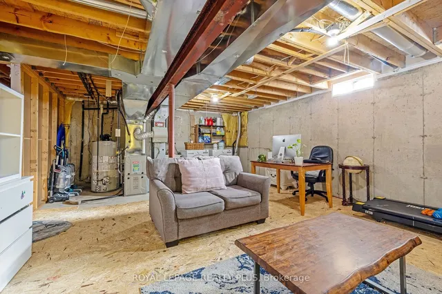 Additional image 32 of 855 Mckay Cres