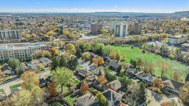 Additional image 39 of 405 Broadway Ave