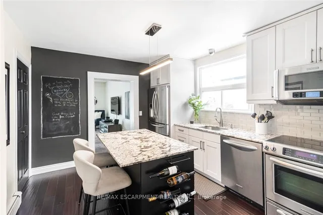 Additional image 15 of 865 Queensdale Ave