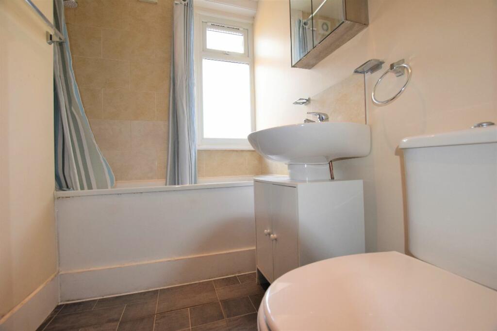 Additional image 9 of 5 Bed Student Home - 52 Martyrs Field Road