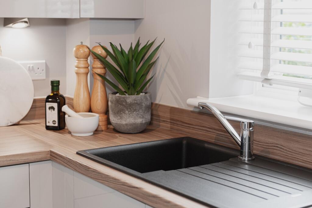 Additional image 12 of Woodcote Valley Rd, Purley