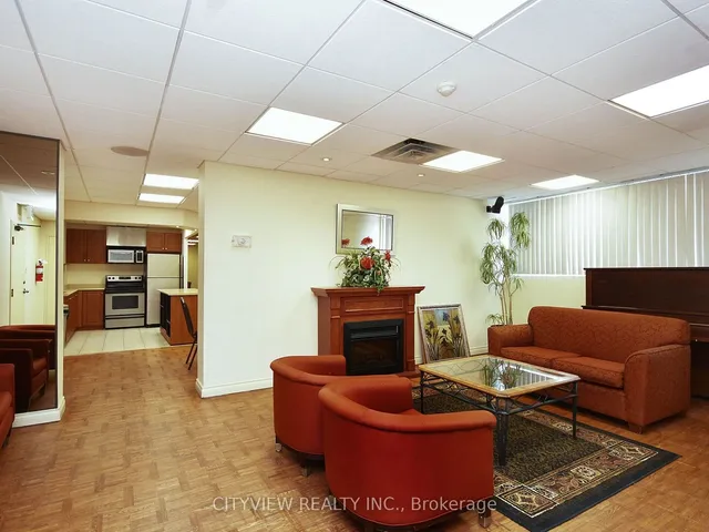 Additional image 33 of 3700 Kaneff Cres Unit 212