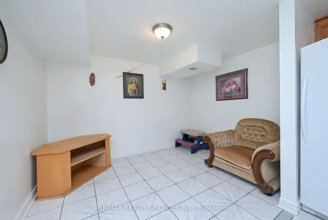 Additional image 15 of 4 Garden Ave