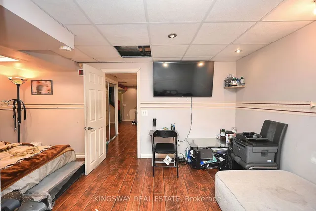 Additional image 36 of 918 Khan Cres