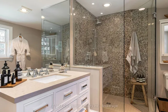 Additional image 17 of 2055 Lakeshore Rd