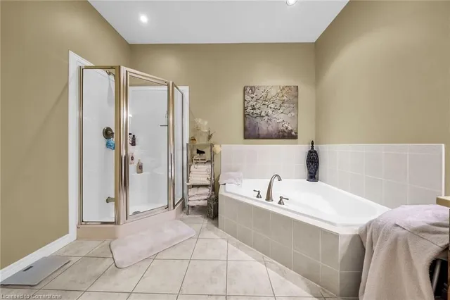 Additional image 21 of 61 Cloverleaf Dr Unit 2